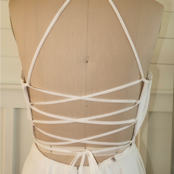 Floral Embroidered White Maxi Dress - Picture 5 of 5